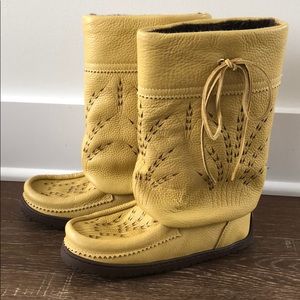 Manitobah Mukluks mid gatherer 7